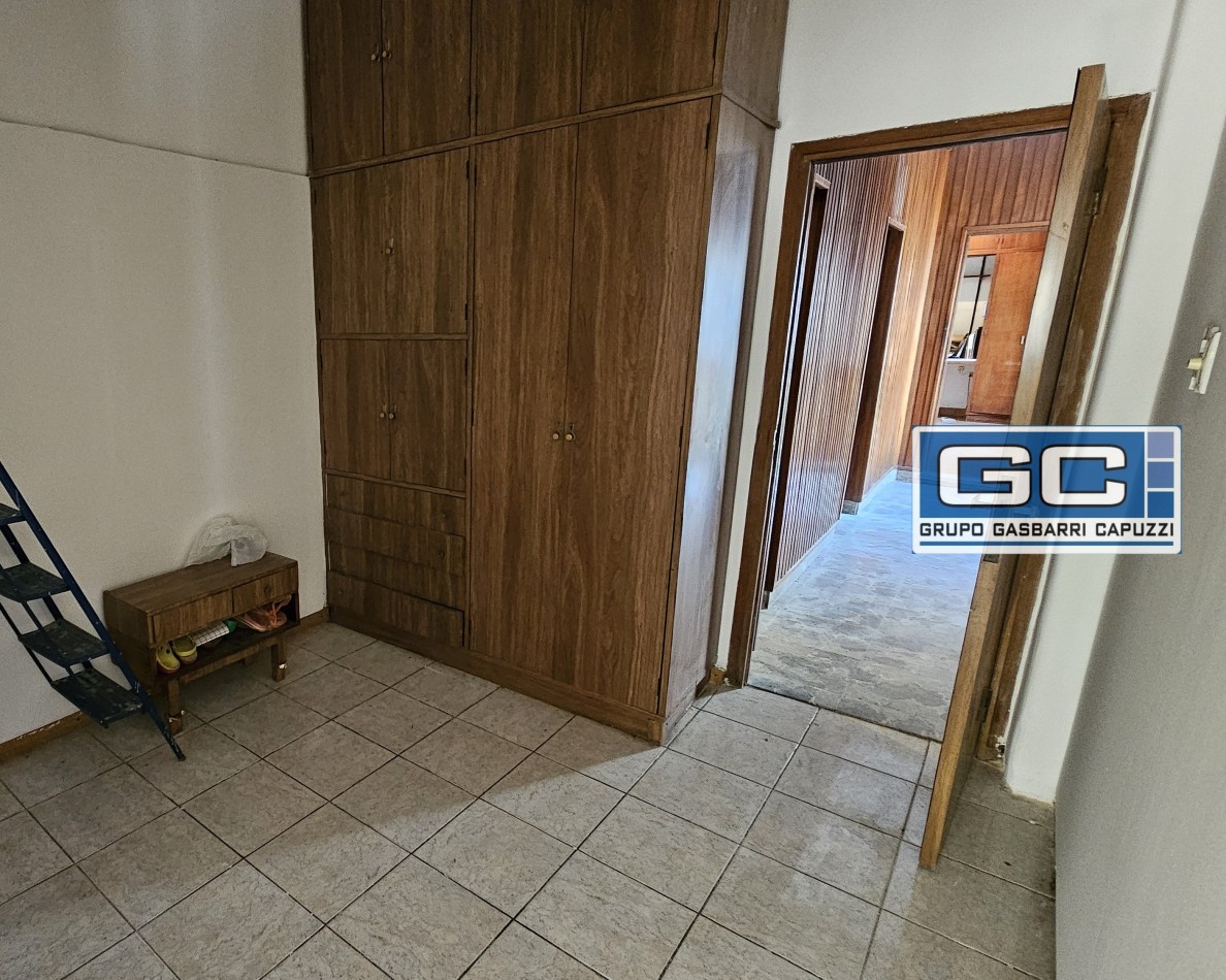 PH En Venta Al Frente Caseros Muy Amplio, Luminoso y Comodo