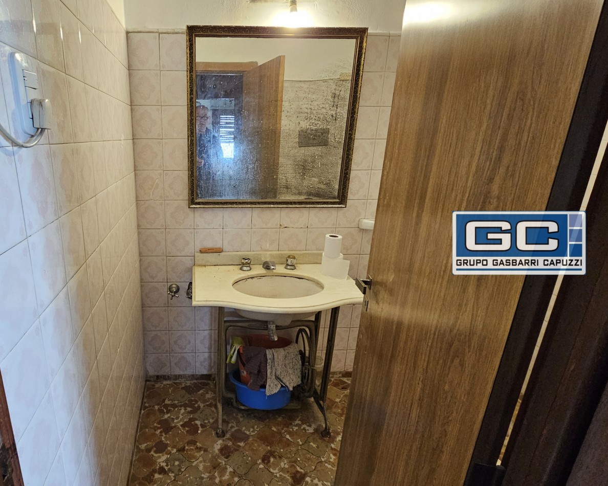 PH En Venta Al Frente Caseros Muy Amplio, Luminoso y Comodo