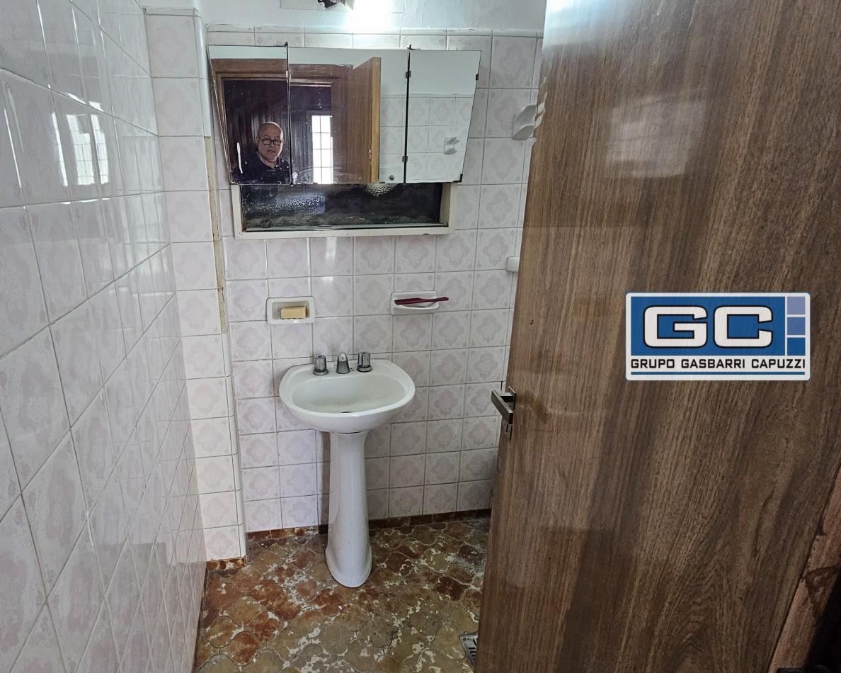 PH En Venta Al Frente Caseros Muy Amplio, Luminoso y Comodo