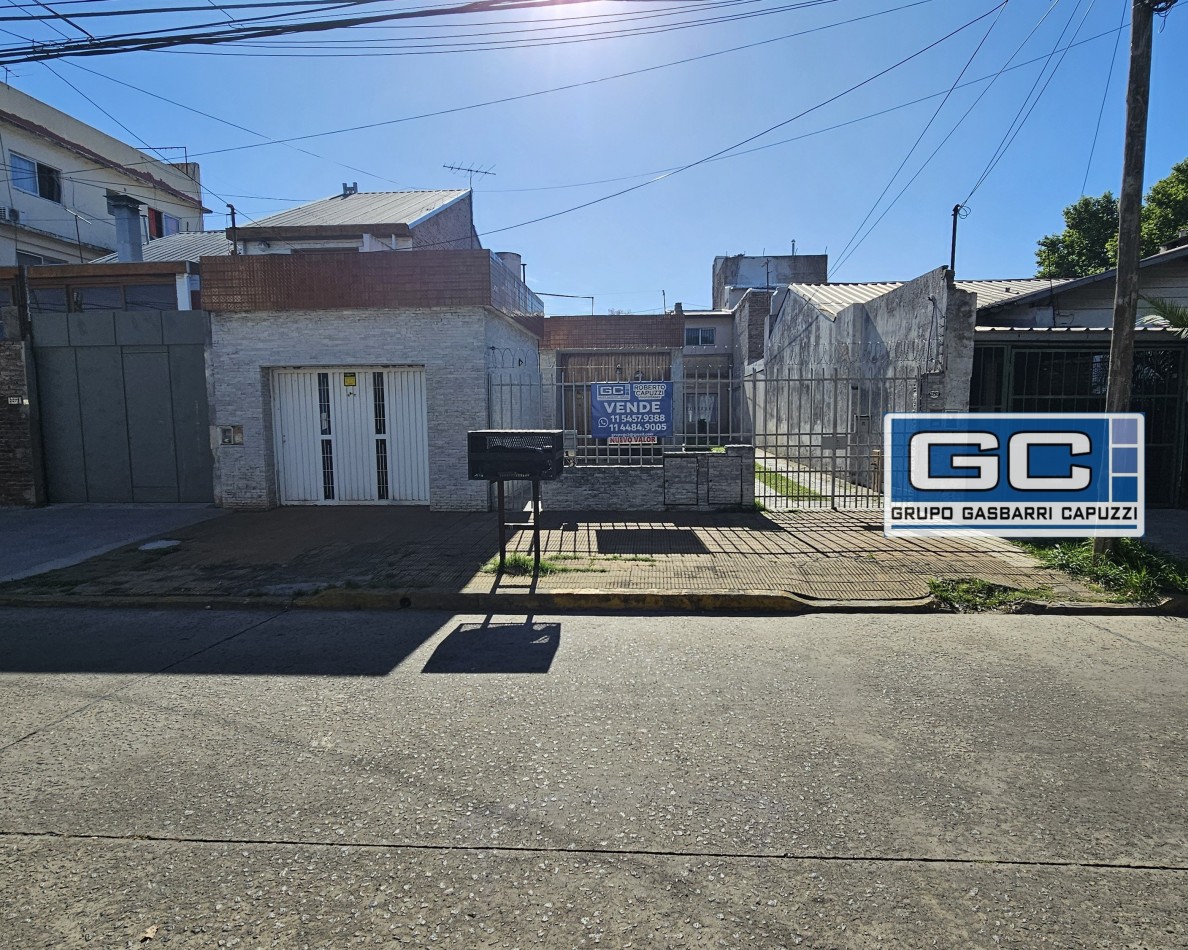 PH En Venta Al Frente Caseros Muy Amplio, Luminoso y Comodo