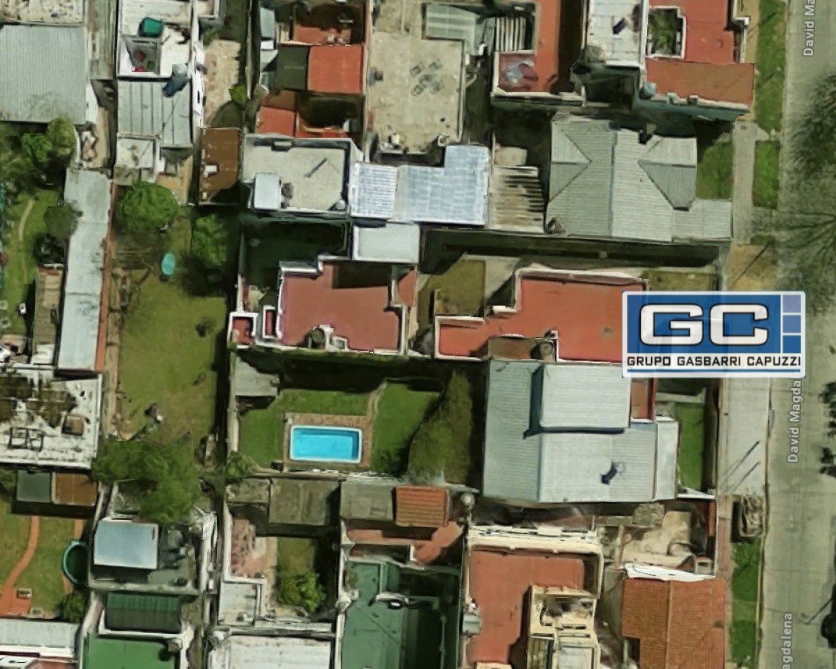 PH En Venta Al Frente Caseros Muy Amplio, Luminoso y Comodo