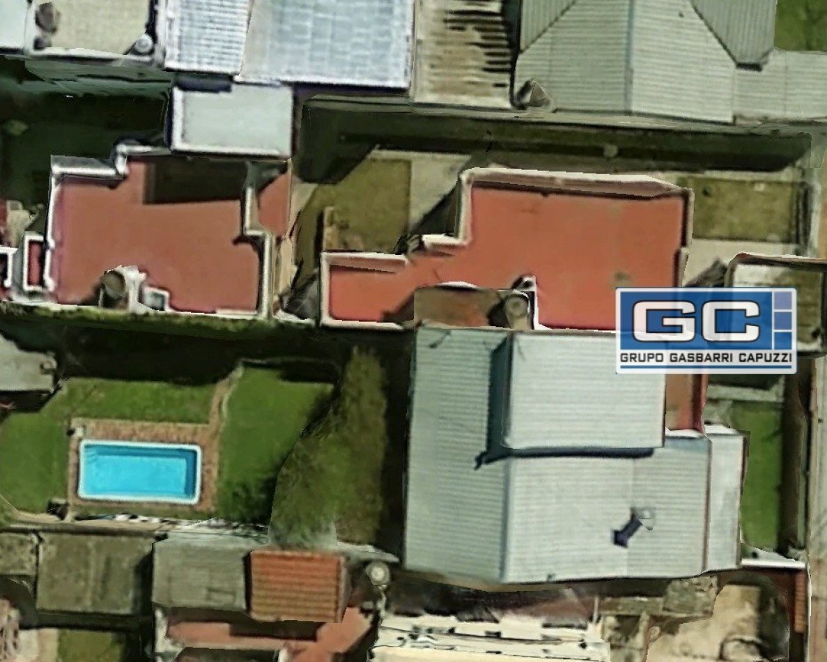 PH En Venta Al Frente Caseros Muy Amplio, Luminoso y Comodo